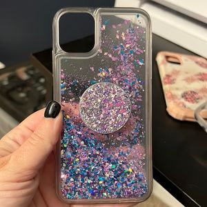 iPhone 11 waterfall case with popsocket